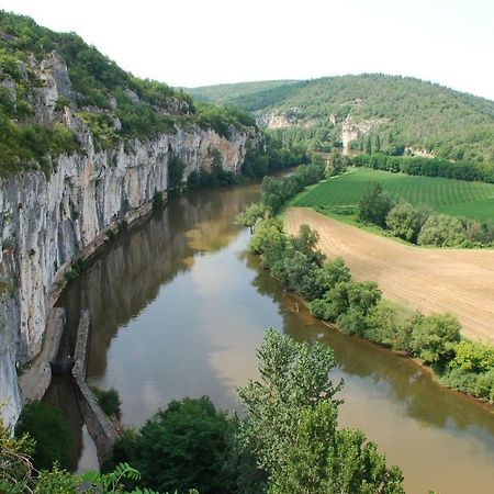 ホテルDomaine De La Greze Murat エクステリア 写真